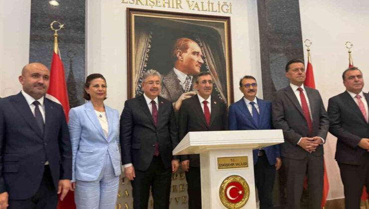 Cevdet Yılmaz Eskişehir’de, Valiliğe Ziyaret Gerçekleştirdi