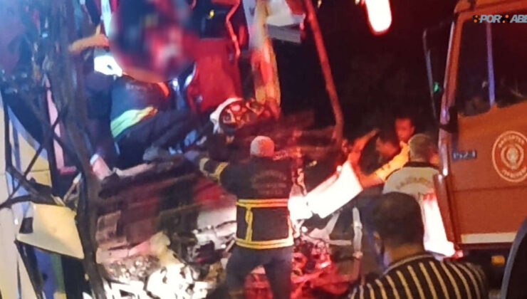 Gaziantep’te yolcu otobüsü, TIR’a arkadan çarptı: 2 ölü, 17 yaralı