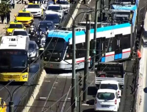 İstanbul’da tramvay raydan çıktı!