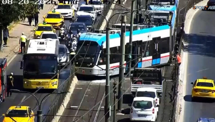 İstanbul’da tramvay raydan çıktı!
